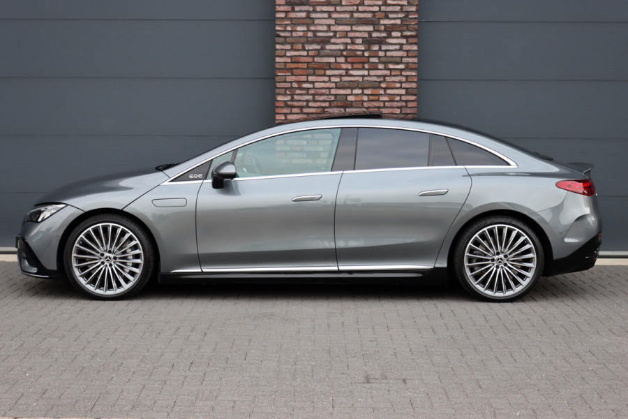 Mercedes-Benz EQE 300 AMG Line 90 kWh | Luchtvering | Distronic | Panoramadak | Memory | Warmtepomp | Keyless Go | Camera | Dodehoekassistent |