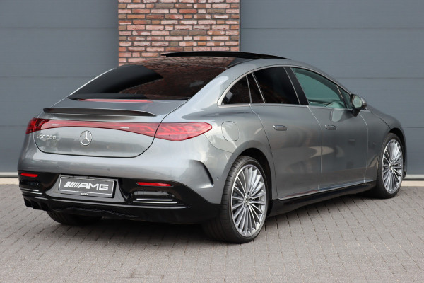 Mercedes-Benz EQE 300 AMG Line 90 kWh | Luchtvering | Distronic | Panoramadak | Memory | Warmtepomp | Keyless Go | Camera | Dodehoekassistent |