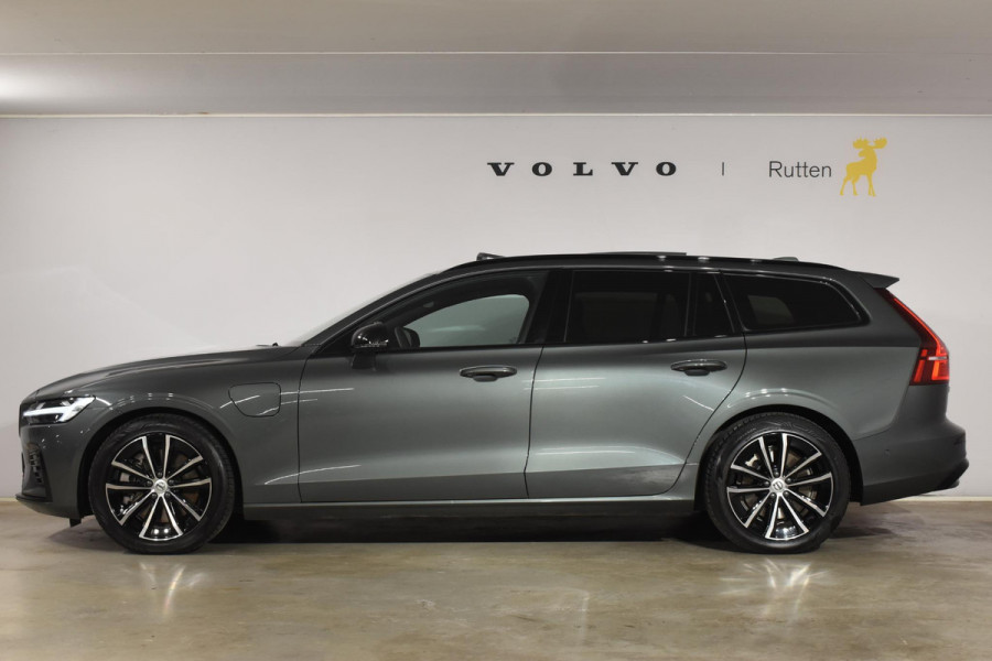 Volvo V60 T8 455PK Plug-in hybrid AWD Plus Dark / Adaptive Cruise Control / 360 Camera / Harman Kardon / Head-up display / Panorama schuifdak / Stoel- en stuurverwarming / Stoelverwarming achter / Trekhaak elektrisch wegklapbaar / Elektrische stoelen met geheugen