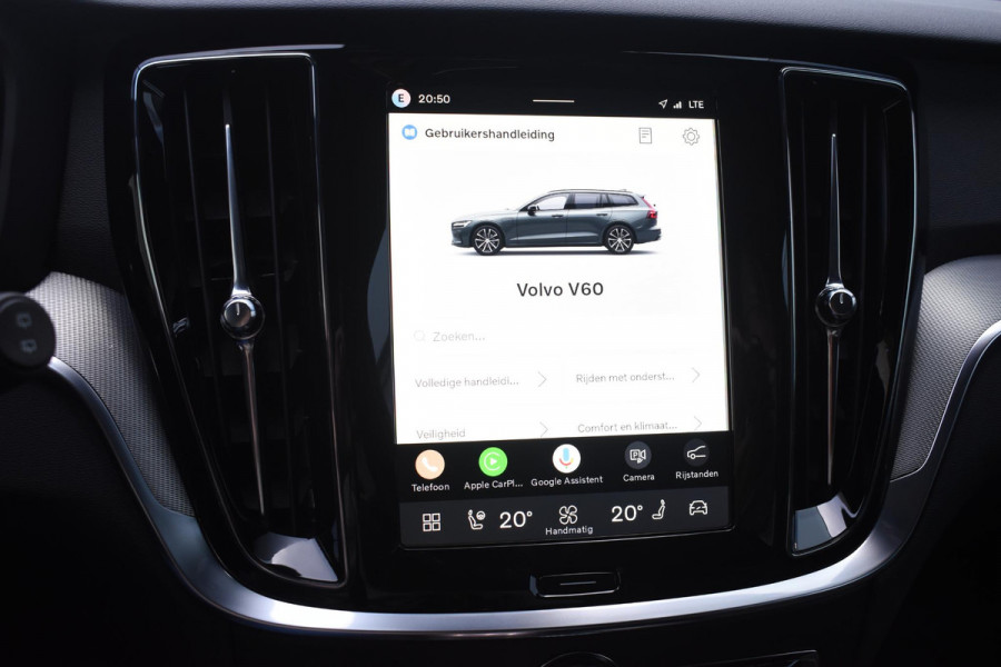 Volvo V60 T8 455PK Plug-in hybrid AWD Plus Dark / Adaptive Cruise Control / 360 Camera / Harman Kardon / Head-up display / Panorama schuifdak / Stoel- en stuurverwarming / Stoelverwarming achter / Trekhaak elektrisch wegklapbaar / Elektrische stoelen met geheugen