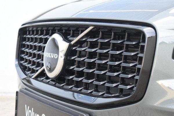 Volvo V60 T8 455PK Plug-in hybrid AWD Plus Dark / Adaptive Cruise Control / 360 Camera / Harman Kardon / Head-up display / Panorama schuifdak / Stoel- en stuurverwarming / Stoelverwarming achter / Trekhaak elektrisch wegklapbaar / Elektrische stoelen met geheugen
