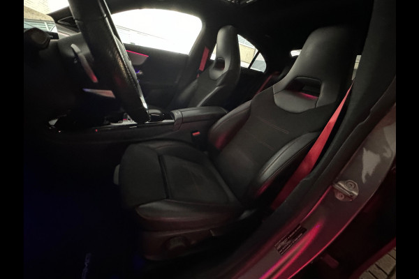 Mercedes-Benz CLA-Klasse 220 4MATIC AMG Pano|Burmester|Dodehoek