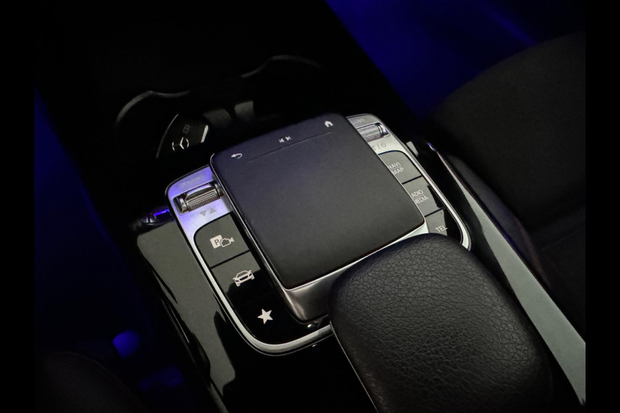 Mercedes-Benz CLA-Klasse 220 4MATIC AMG Pano|Burmester|Dodehoek
