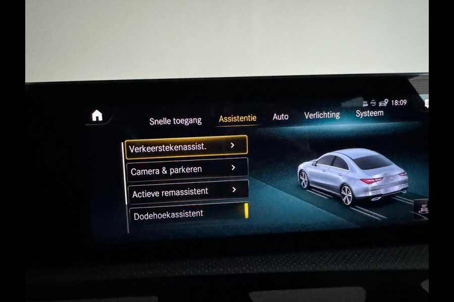 Mercedes-Benz CLA-Klasse 220 4MATIC AMG Pano|Burmester|Dodehoek