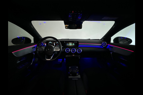 Mercedes-Benz CLA-Klasse 220 4MATIC AMG Pano|Burmester|Dodehoek