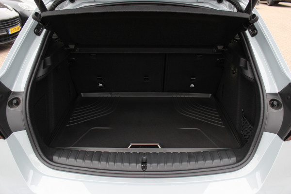 BMW 1-serie 120 M Sport Pro / Zeer compleet! / Panoramadak / 360Camera / Head-up / Harman Kardon / 19'' / Leer&Alcantara / Elektr. Stoelen / Stoel+Stuurverwarming Dodehoek / DAB / Cruise Control