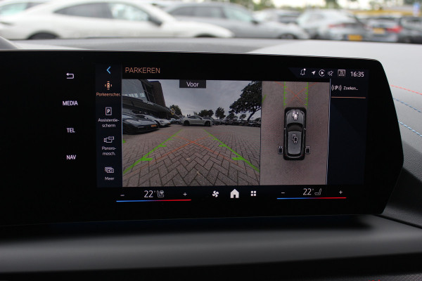 BMW 1-serie 120 M Sport Pro / Zeer compleet! / Panoramadak / 360Camera / Head-up / Harman Kardon / 19'' / Leer&Alcantara / Elektr. Stoelen / Stoel+Stuurverwarming Dodehoek / DAB / Cruise Control