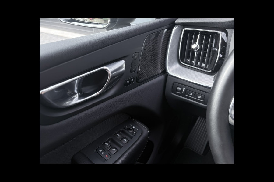 Volvo XC60 2.0 T6 Plug-in hybrid AWD R-Design 340PK|Facelift|Pano|Head up|Memory|Harman Kardon|Keyless|Trekhaak|Camera|21 inch|