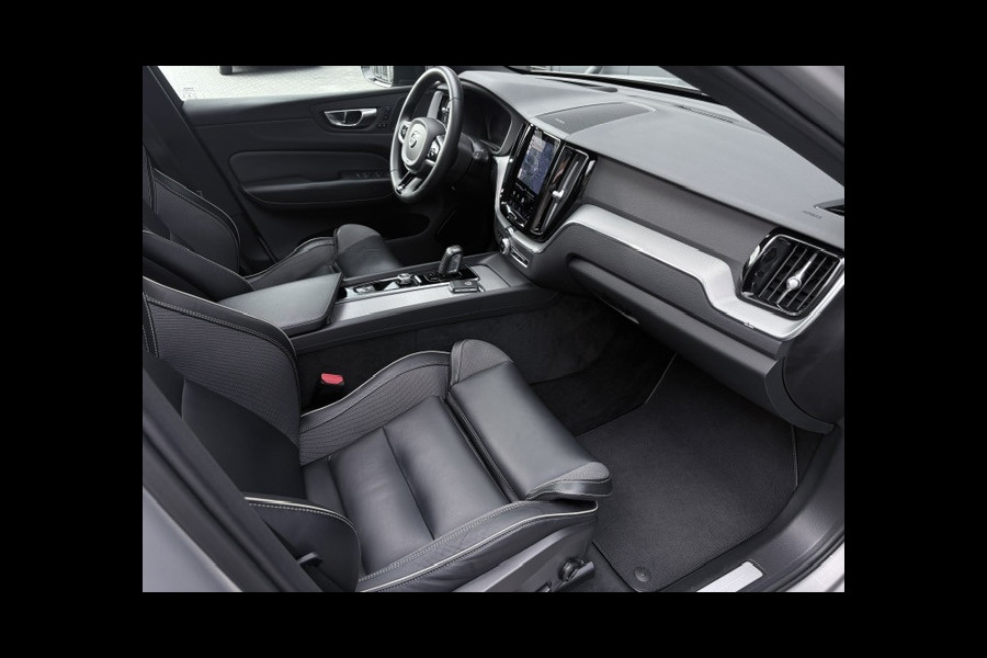 Volvo XC60 2.0 T6 Plug-in hybrid AWD R-Design 340PK|Facelift|Pano|Head up|Memory|Harman Kardon|Keyless|Trekhaak|Camera|21 inch|