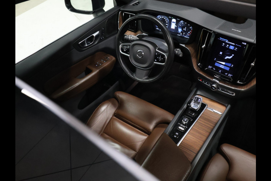 Volvo XC60 2.0 B4 Inscription [SCHUIFKANTELDAK, APPLECARPLAY, ANDROID, STOELVERWARMING, CRUISE CONTROL, STUURVERWARMING, HARMAN/KARDON AUDIO, MEMORY SEATS, HEAD UP DISPLAY, DIGITAL DASH, 360 CAMERA, ELEKTRISCHE ACHTERKLEP