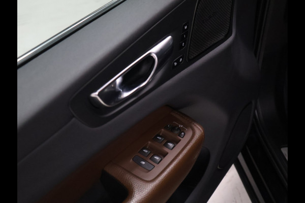 Volvo XC60 2.0 B4 Inscription [SCHUIFKANTELDAK, APPLECARPLAY, ANDROID, STOELVERWARMING, CRUISE CONTROL, STUURVERWARMING, HARMAN/KARDON AUDIO, MEMORY SEATS, HEAD UP DISPLAY, DIGITAL DASH, 360 CAMERA, ELEKTRISCHE ACHTERKLEP