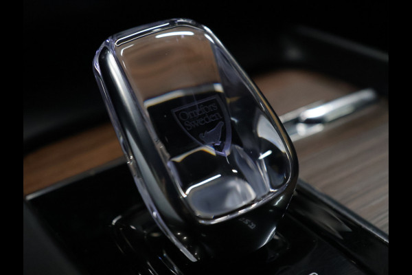 Volvo XC60 2.0 B4 Inscription [SCHUIFKANTELDAK, APPLECARPLAY, ANDROID, STOELVERWARMING, CRUISE CONTROL, STUURVERWARMING, HARMAN/KARDON AUDIO, MEMORY SEATS, HEAD UP DISPLAY, DIGITAL DASH, 360 CAMERA, ELEKTRISCHE ACHTERKLEP
