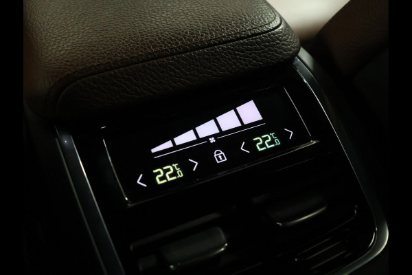 Volvo XC60 2.0 B4 Inscription [SCHUIFKANTELDAK, APPLECARPLAY, ANDROID, STOELVERWARMING, CRUISE CONTROL, STUURVERWARMING, HARMAN/KARDON AUDIO, MEMORY SEATS, HEAD UP DISPLAY, DIGITAL DASH, 360 CAMERA, ELEKTRISCHE ACHTERKLEP