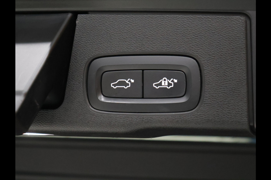 Volvo XC60 2.0 B4 Inscription [SCHUIFKANTELDAK, APPLECARPLAY, ANDROID, STOELVERWARMING, CRUISE CONTROL, STUURVERWARMING, HARMAN/KARDON AUDIO, MEMORY SEATS, HEAD UP DISPLAY, DIGITAL DASH, 360 CAMERA, ELEKTRISCHE ACHTERKLEP