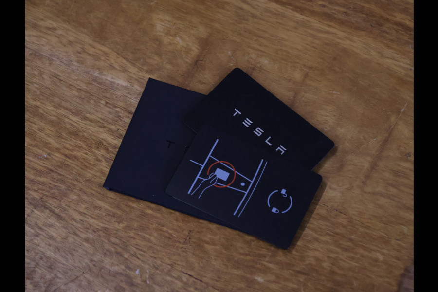 Tesla Model 3 Long Range RWD 75 kWh [SOH 95%, PANORAMADAK, STOELVERWARMING V+A, STUURWIEL VERWARMING, CAMERA, ELEKTRISCH VERSTELBARE STOELEN, ELEKTRISCH ACHTERLKLEP, SELF DRIVING BETA, NAVIGATIE, BLUETOOTH, CLIMATE CONTROL,