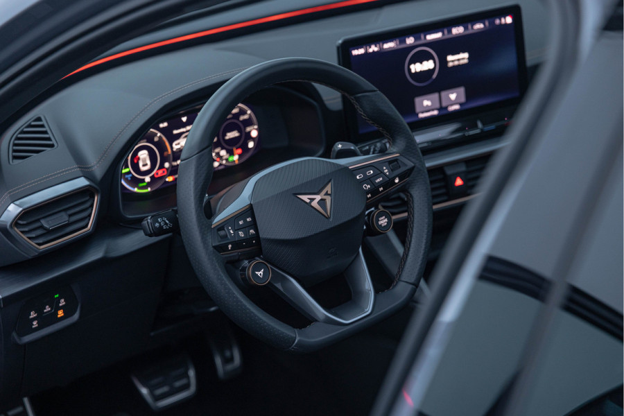 CUPRA Formentor 1.4 e-Hybrid 245pk VZ Performance Pano Trekhaak ACC DCC 19''