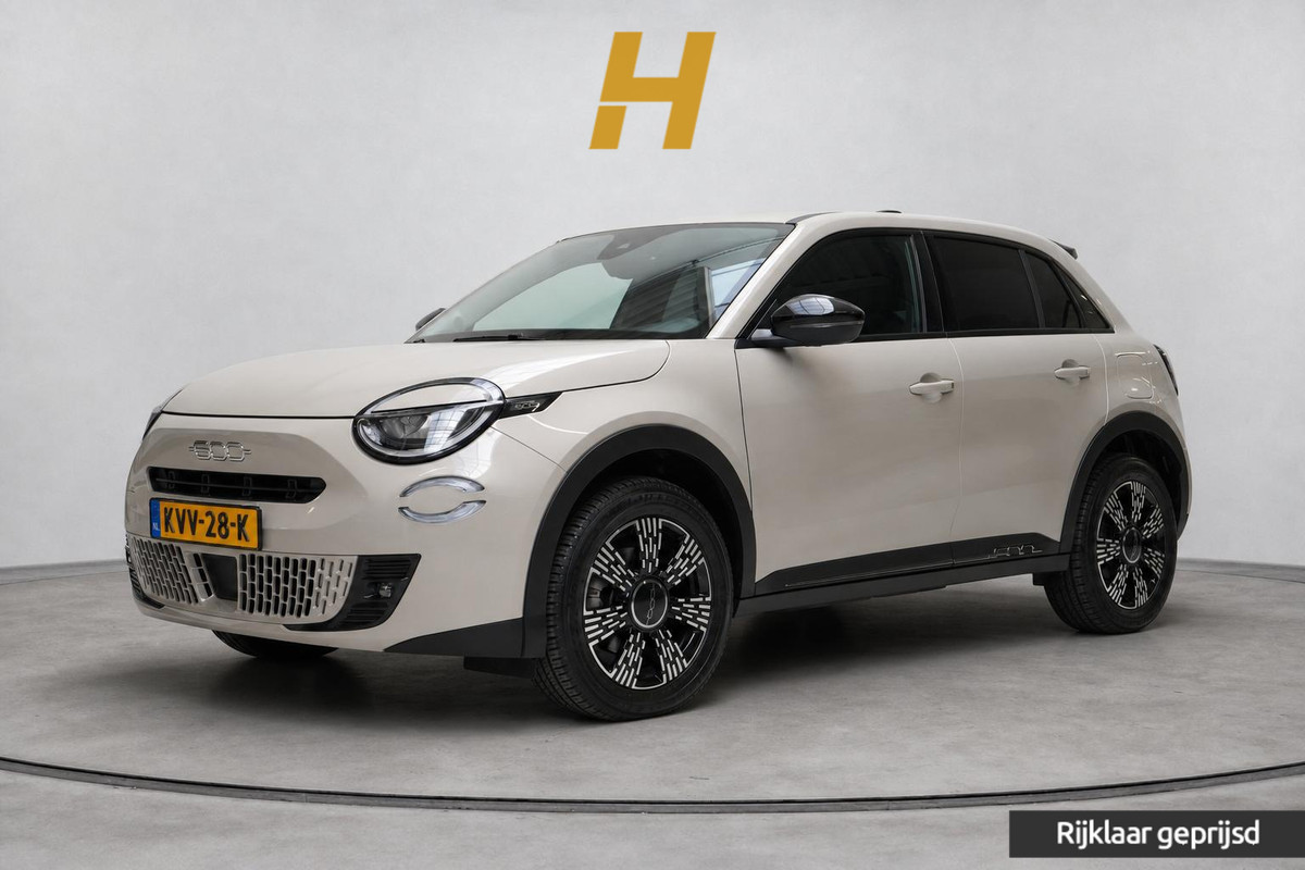 Fiat 600 1.2 Hybrid Urban | Achteruitrijcamera | Carplay | Climate control | Cruise control | Parkeersensoren
