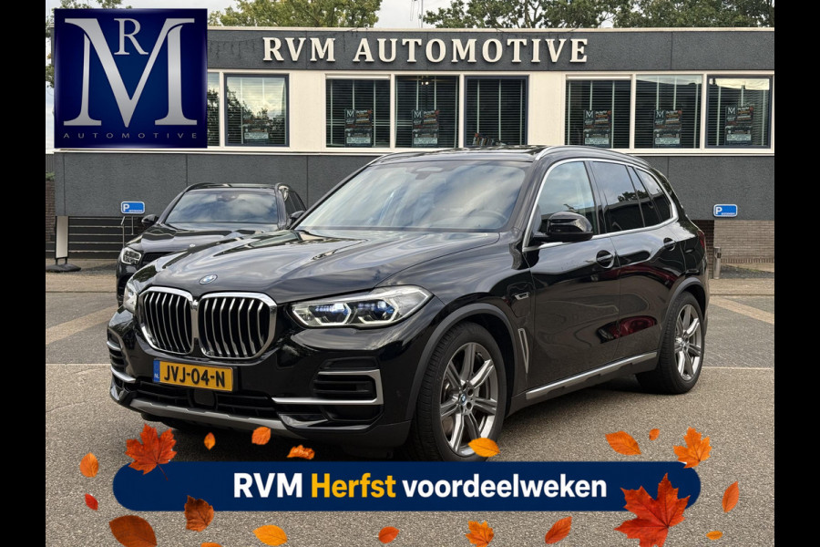 BMW X5 xDrive45e High Executive VAN: € 61.900- VOOR: € 59.877,- UW HERFSTVOORDEEL: € 2.023,-| LASER LED| ELEKTRISCHE TREKHAAK | PANO| HUD| BMW DEALER ONDERHOUDEN| DRIVING ASS. PROFF| KEYLESS | MEMORY STOEL| DODE HOEK SENSOR|