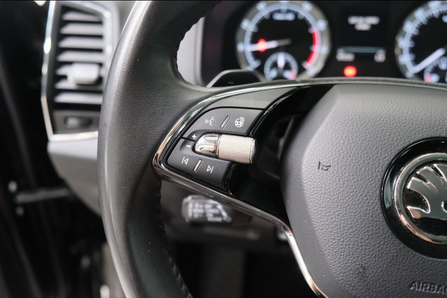 Škoda Karoq 1.5 TSI ACT Business Edition Plus Automaat - N.A.P. Airco, Cruise, Navi, Camera, PDC.