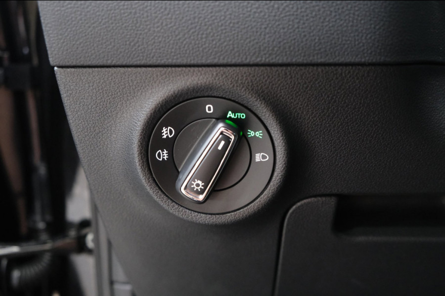 Škoda Karoq 1.5 TSI ACT Business Edition Plus Automaat - N.A.P. Airco, Cruise, Navi, Camera, PDC.