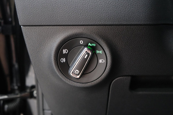 Škoda Karoq 1.5 TSI ACT Business Edition Plus Automaat - N.A.P. Airco, Cruise, Navi, Camera, PDC.