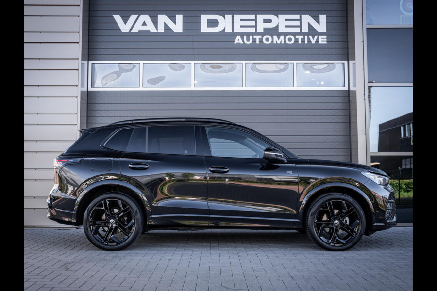 Volkswagen Tiguan 1.5 eTSI 3x R-Line Edition | Pano | Memory | Trekhaak l HUD