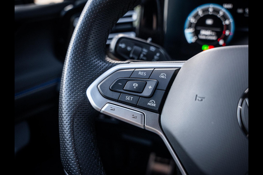 Volkswagen Tiguan 1.5 eTSI 3x R-Line Edition | Pano | Memory | Trekhaak l HUD