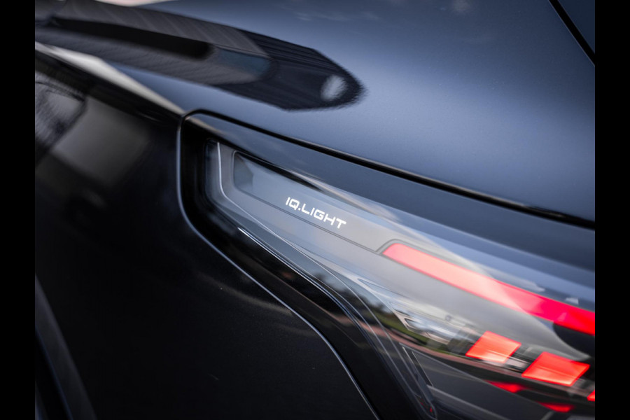 Volkswagen Tiguan 1.5 eTSI 3x R-Line Edition | Pano | Memory | Trekhaak l HUD