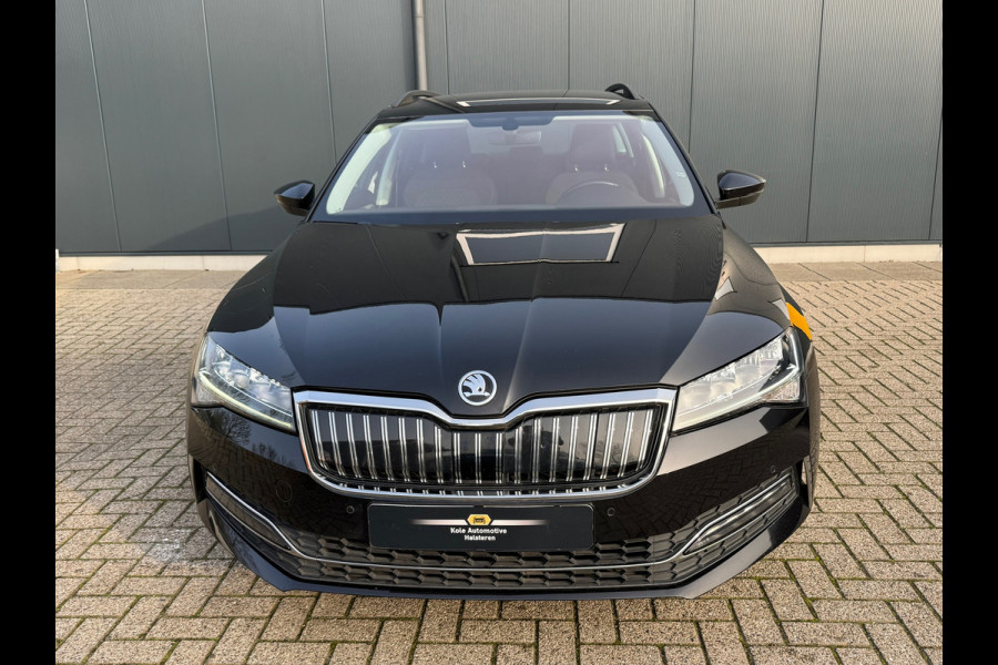 Škoda Superb Combi 1.4 TSI iV AUTOMAAT * Navigatiesysteem * ParkeerCamera * Elek. achterklep *