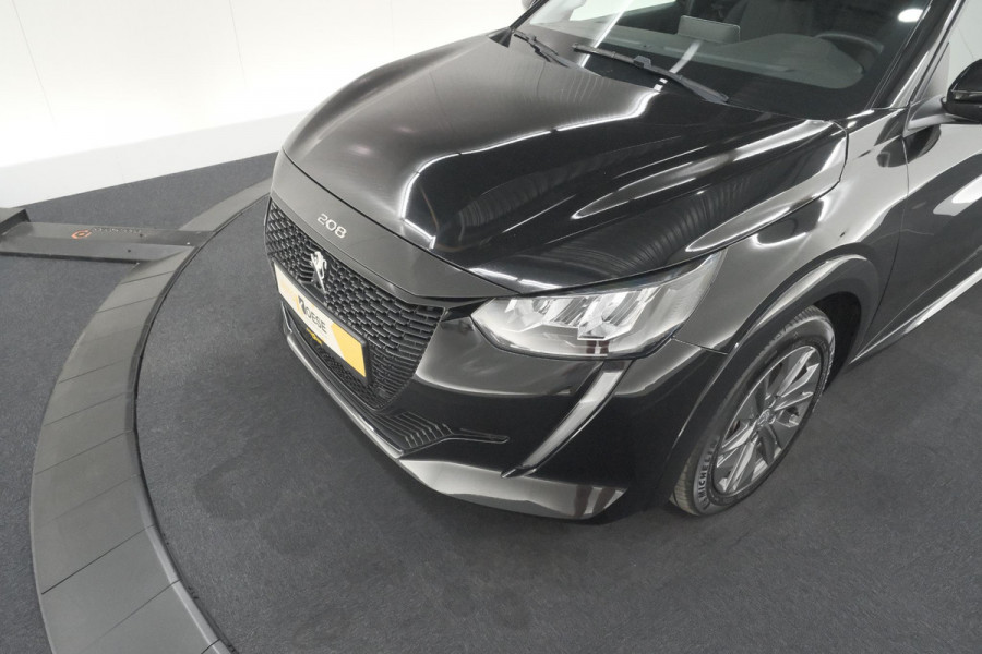 Peugeot e-208 EV Allure 50 kWh | 98,9% SOH | Camera | Navigatie | Parkeersensoren | Stoelverwarming
