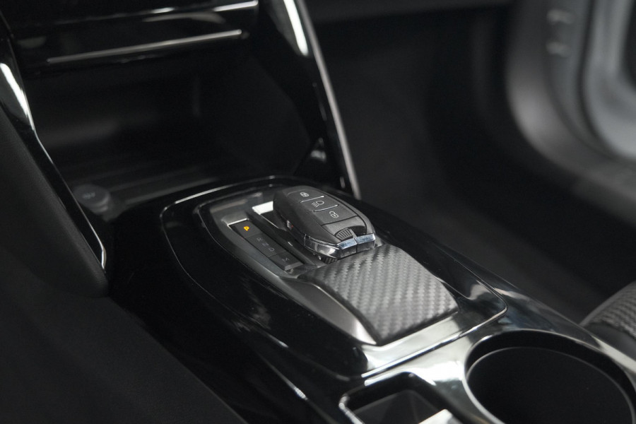 Peugeot 2008 PureTech 130 EAT8 GT | Camera | Apple Carplay | Parkeersensoren