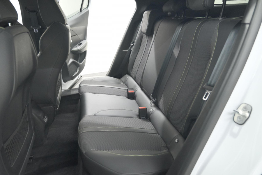 Peugeot 2008 PureTech 130 EAT8 GT | Camera | Apple Carplay | Parkeersensoren