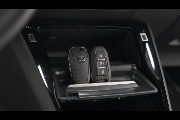 Peugeot 2008 PureTech 130 EAT8 GT | Trekhaak | 360 Camera | Adaptieve Cruise Control | Apple Carplay