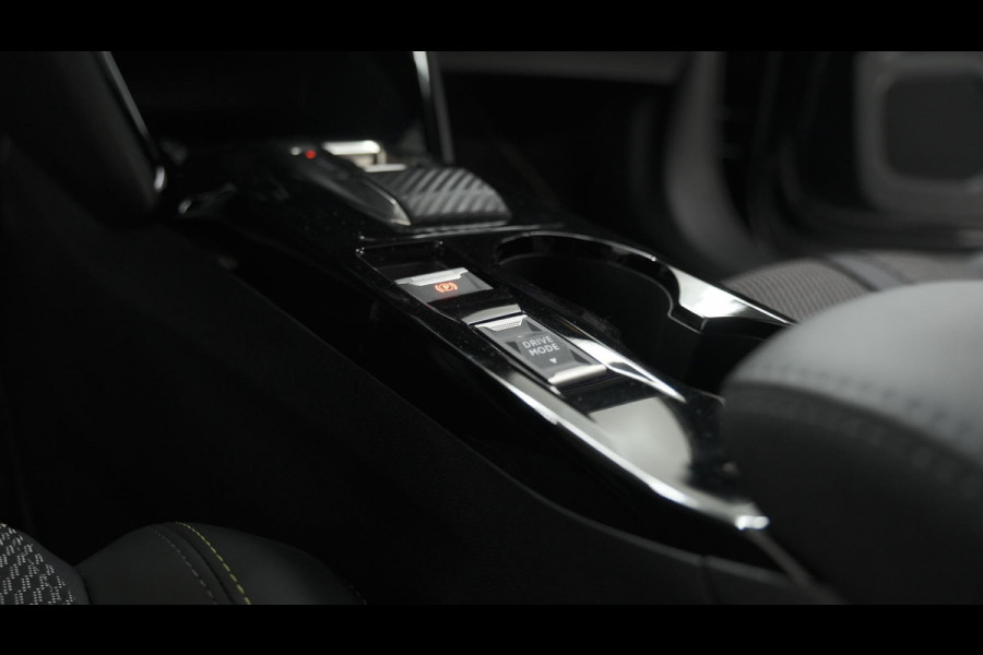 Peugeot 2008 PureTech 130 EAT8 GT | Trekhaak | 360 Camera | Adaptieve Cruise Control | Apple Carplay