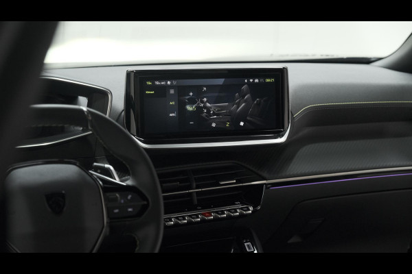 Peugeot 2008 PureTech 130 EAT8 GT | Trekhaak | 360 Camera | Adaptieve Cruise Control | Apple Carplay