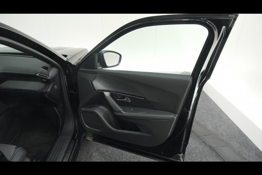 Peugeot 2008 PureTech 130 EAT8 GT | Trekhaak | 360 Camera | Adaptieve Cruise Control | Apple Carplay