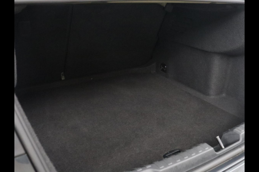 Audi A3 Limousine 35 TFSI Advanced edition | Camera | LED | Apple Carplay | Adaptive cruise | Virtual Dashboard | Navigatie | Climate control |
