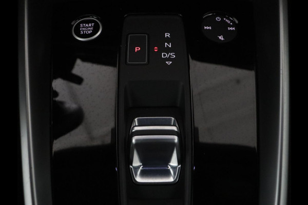 Audi A3 Limousine 35 TFSI Advanced edition | Camera | LED | Apple Carplay | Adaptive cruise | Virtual Dashboard | Navigatie | Climate control |