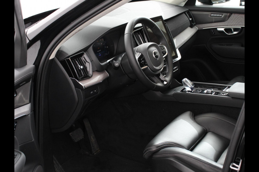 Volvo XC90 2.0 T8 Plug-in hybrid AWD Ultra Dark Panoramadak Navigatie Apple Carplay Android Auto 360 camera Parkeerhulp Adaptive Cruise Control Verwarmde en geventileerde voorstoelen Head-up-display Harman Kardon Premium Sound Memory stoelen met massagefunctie Climate Control Matrix-ledkoplampen