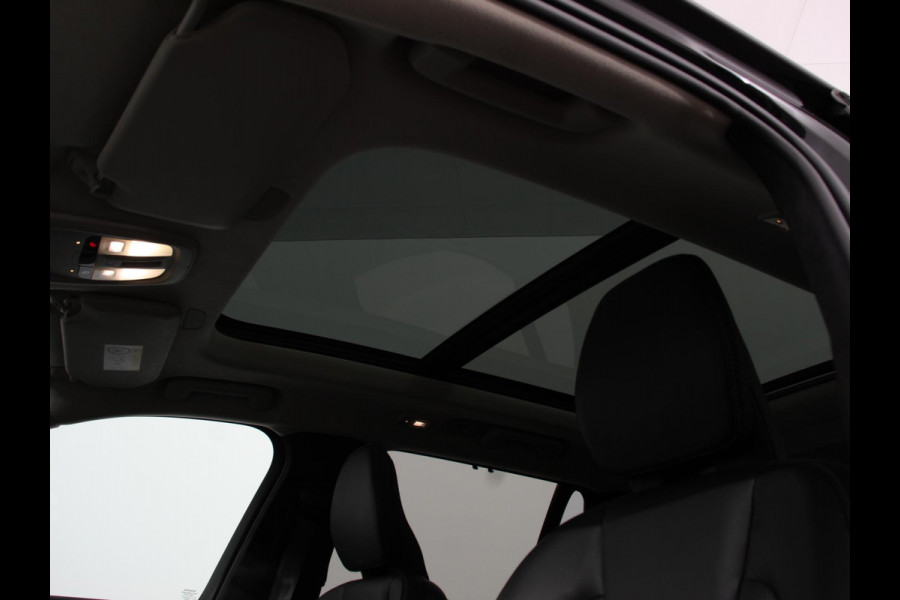 Volvo XC90 2.0 T8 Plug-in hybrid AWD Ultra Dark Panoramadak Navigatie Apple Carplay Android Auto 360 camera Parkeerhulp Adaptive Cruise Control Verwarmde en geventileerde voorstoelen Head-up-display Harman Kardon Premium Sound Memory stoelen met massagefunctie Climate Control Matrix-ledkoplampen