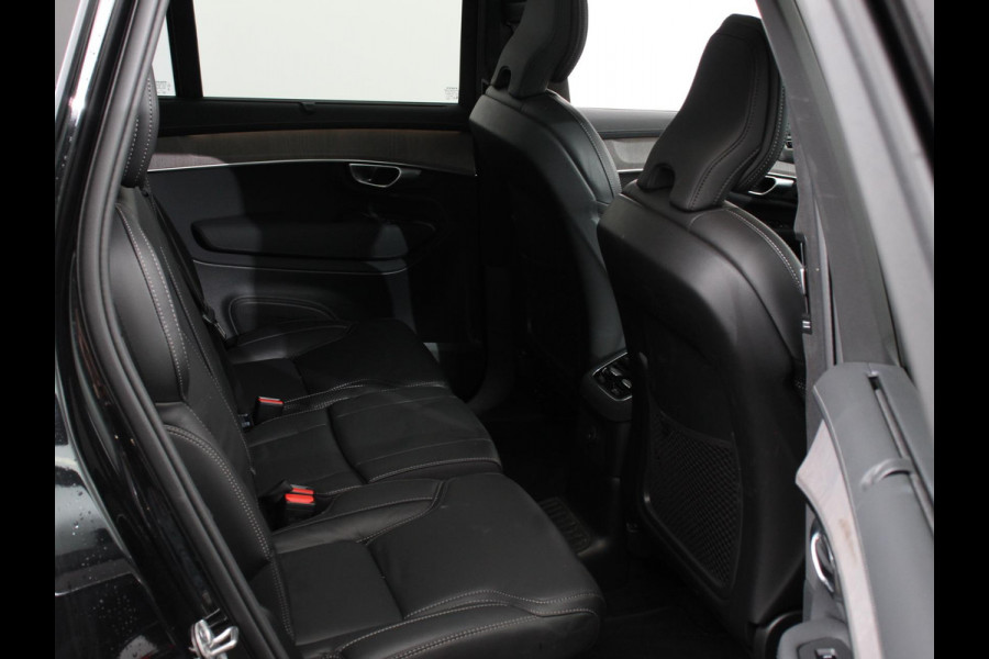 Volvo XC90 2.0 T8 Plug-in hybrid AWD Ultra Dark Panoramadak Navigatie Apple Carplay Android Auto 360 camera Parkeerhulp Adaptive Cruise Control Verwarmde en geventileerde voorstoelen Head-up-display Harman Kardon Premium Sound Memory stoelen met massagefunctie Climate Control Matrix-ledkoplampen