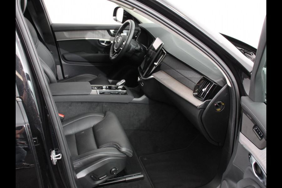 Volvo XC90 2.0 T8 Plug-in hybrid AWD Ultra Dark Panoramadak Navigatie Apple Carplay Android Auto 360 camera Parkeerhulp Adaptive Cruise Control Verwarmde en geventileerde voorstoelen Head-up-display Harman Kardon Premium Sound Memory stoelen met massagefunctie Climate Control Matrix-ledkoplampen