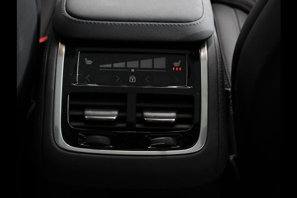 Volvo XC90 2.0 T8 Plug-in hybrid AWD Ultra Dark Panoramadak Navigatie Apple Carplay Android Auto 360 camera Parkeerhulp Adaptive Cruise Control Verwarmde en geventileerde voorstoelen Head-up-display Harman Kardon Premium Sound Memory stoelen met massagefunctie Climate Control Matrix-ledkoplampen