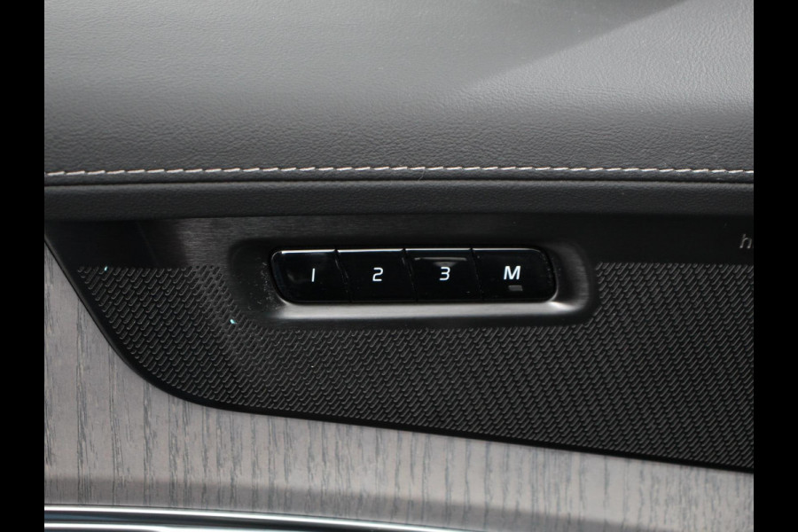 Volvo XC90 2.0 T8 Plug-in hybrid AWD Ultra Dark Panoramadak Navigatie Apple Carplay Android Auto 360 camera Parkeerhulp Adaptive Cruise Control Verwarmde en geventileerde voorstoelen Head-up-display Harman Kardon Premium Sound Memory stoelen met massagefunctie Climate Control Matrix-ledkoplampen