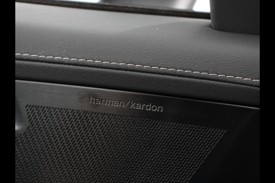 Volvo XC90 2.0 T8 Plug-in hybrid AWD Ultra Dark Panoramadak Navigatie Apple Carplay Android Auto 360 camera Parkeerhulp Adaptive Cruise Control Verwarmde en geventileerde voorstoelen Head-up-display Harman Kardon Premium Sound Memory stoelen met massagefunctie Climate Control Matrix-ledkoplampen