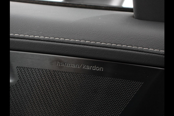 Volvo XC90 2.0 T8 Plug-in hybrid AWD Ultra Dark Panoramadak Navigatie Apple Carplay Android Auto 360 camera Parkeerhulp Adaptive Cruise Control Verwarmde en geventileerde voorstoelen Head-up-display Harman Kardon Premium Sound Memory stoelen met massagefunctie Climate Control Matrix-ledkoplampen