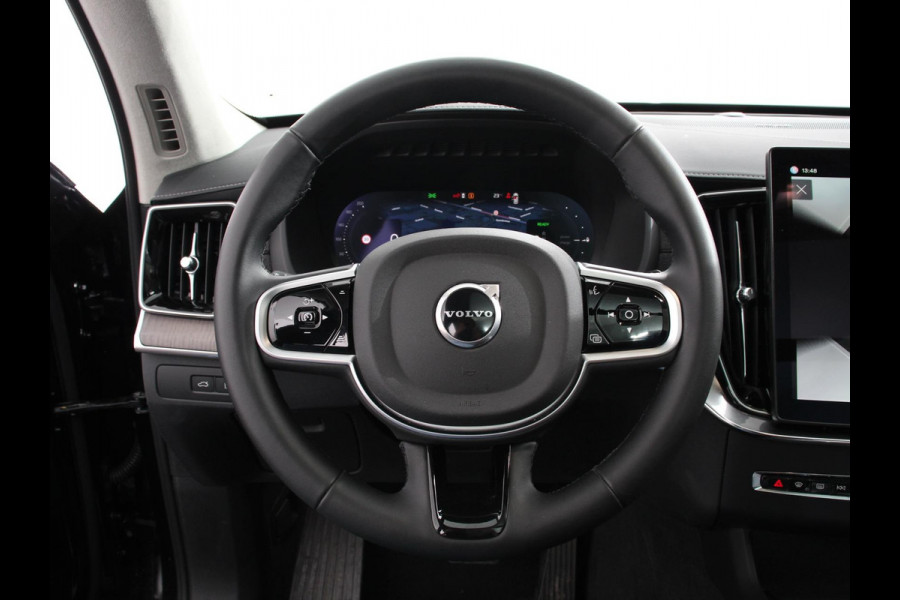 Volvo XC90 2.0 T8 Plug-in hybrid AWD Ultra Dark Panoramadak Navigatie Apple Carplay Android Auto 360 camera Parkeerhulp Adaptive Cruise Control Verwarmde en geventileerde voorstoelen Head-up-display Harman Kardon Premium Sound Memory stoelen met massagefunctie Climate Control Matrix-ledkoplampen
