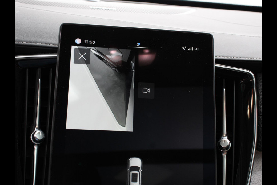 Volvo XC90 2.0 T8 Plug-in hybrid AWD Ultra Dark Panoramadak Navigatie Apple Carplay Android Auto 360 camera Parkeerhulp Adaptive Cruise Control Verwarmde en geventileerde voorstoelen Head-up-display Harman Kardon Premium Sound Memory stoelen met massagefunctie Climate Control Matrix-ledkoplampen
