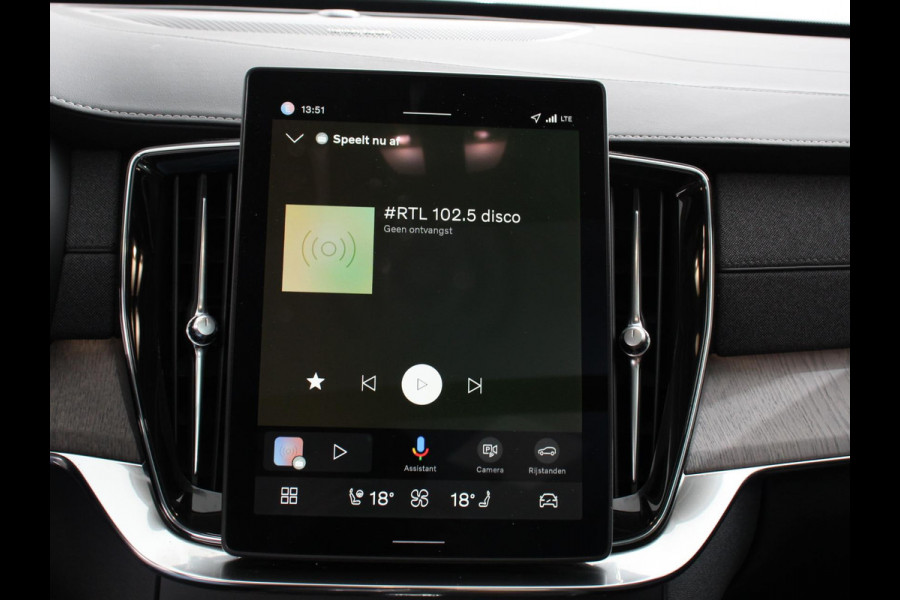 Volvo XC90 2.0 T8 Plug-in hybrid AWD Ultra Dark Panoramadak Navigatie Apple Carplay Android Auto 360 camera Parkeerhulp Adaptive Cruise Control Verwarmde en geventileerde voorstoelen Head-up-display Harman Kardon Premium Sound Memory stoelen met massagefunctie Climate Control Matrix-ledkoplampen