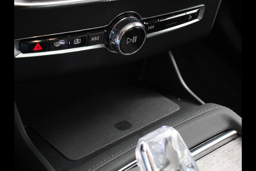 Volvo XC90 2.0 T8 Plug-in hybrid AWD Ultra Dark Panoramadak Navigatie Apple Carplay Android Auto 360 camera Parkeerhulp Adaptive Cruise Control Verwarmde en geventileerde voorstoelen Head-up-display Harman Kardon Premium Sound Memory stoelen met massagefunctie Climate Control Matrix-ledkoplampen